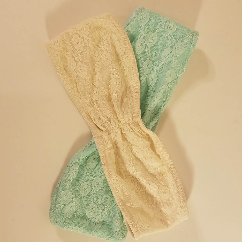 2 VS Pink Bandeaus. Mint green and beige. Size S.